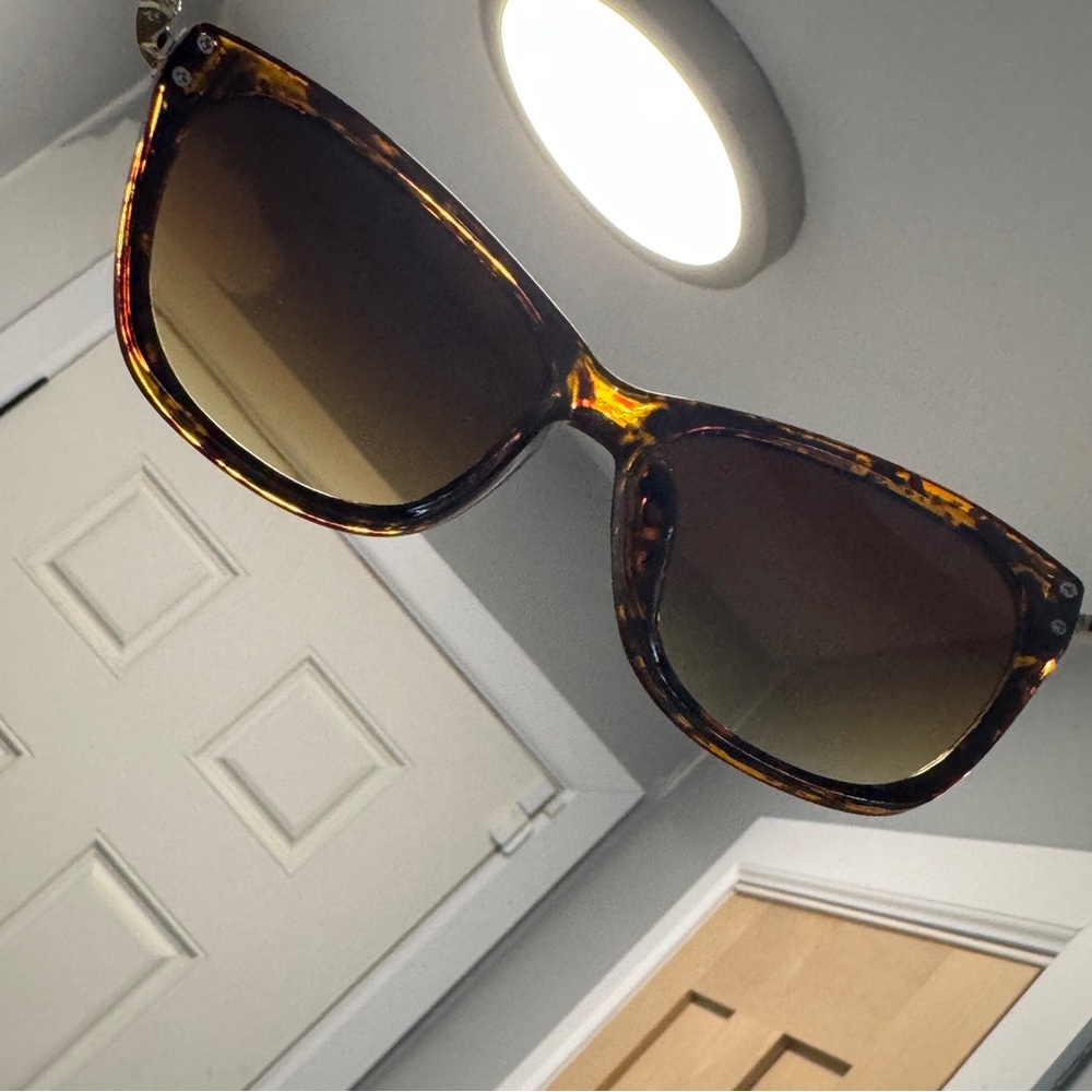 Halston Tortoise Shell Big Sunglasses. - image 3